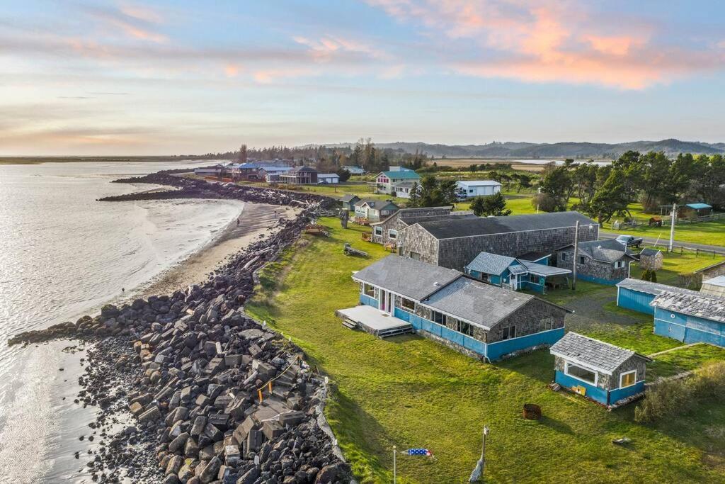 Cozy Coastal Getaway • Panoramic Ocean Views Villa Tokeland Exterior photo