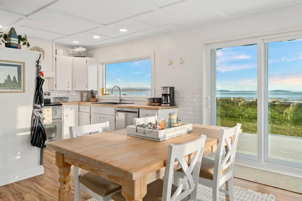 Cozy Coastal Getaway • Panoramic Ocean Views Villa Tokeland Exterior photo